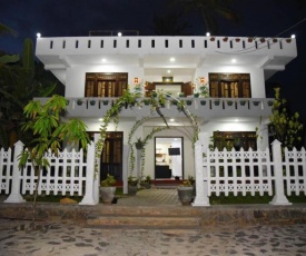 8 Bedroom Villa with a Pool in Downsouth,Sri Lank